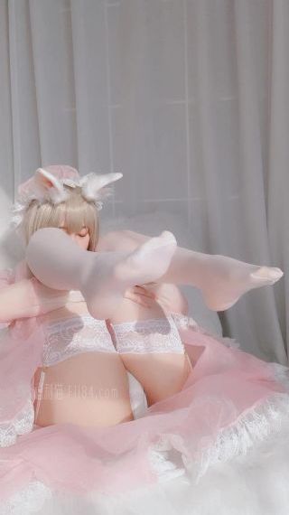 春潮灿烂海棠红